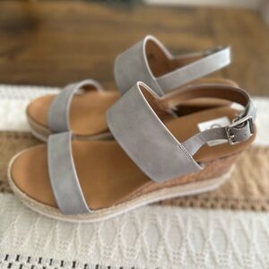 NWT Gray Strappy Wedge Sandals